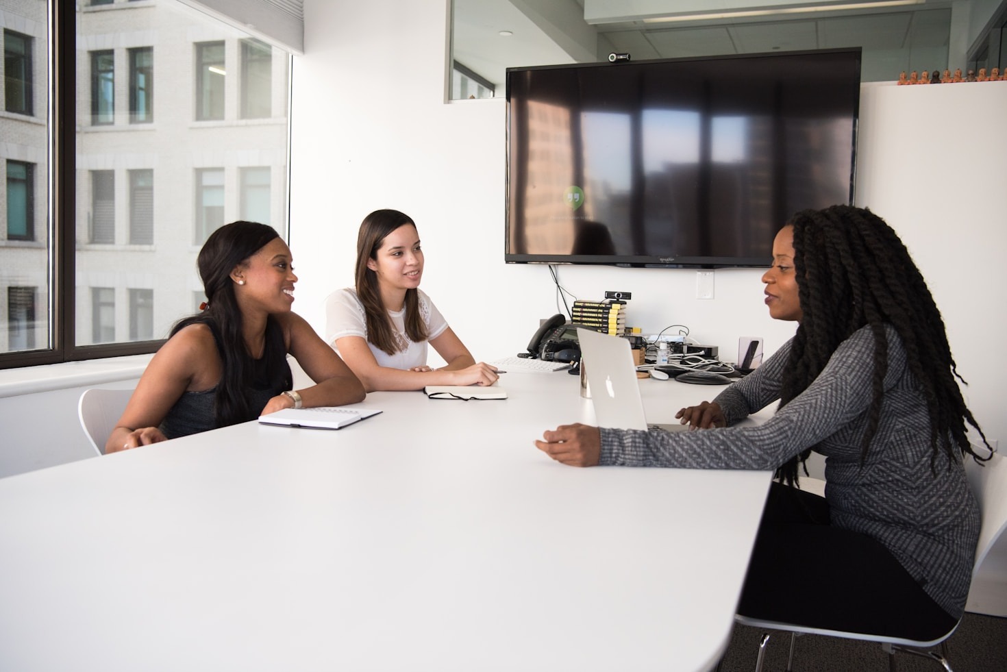 Why Bilingual Communication Matters in Staffing